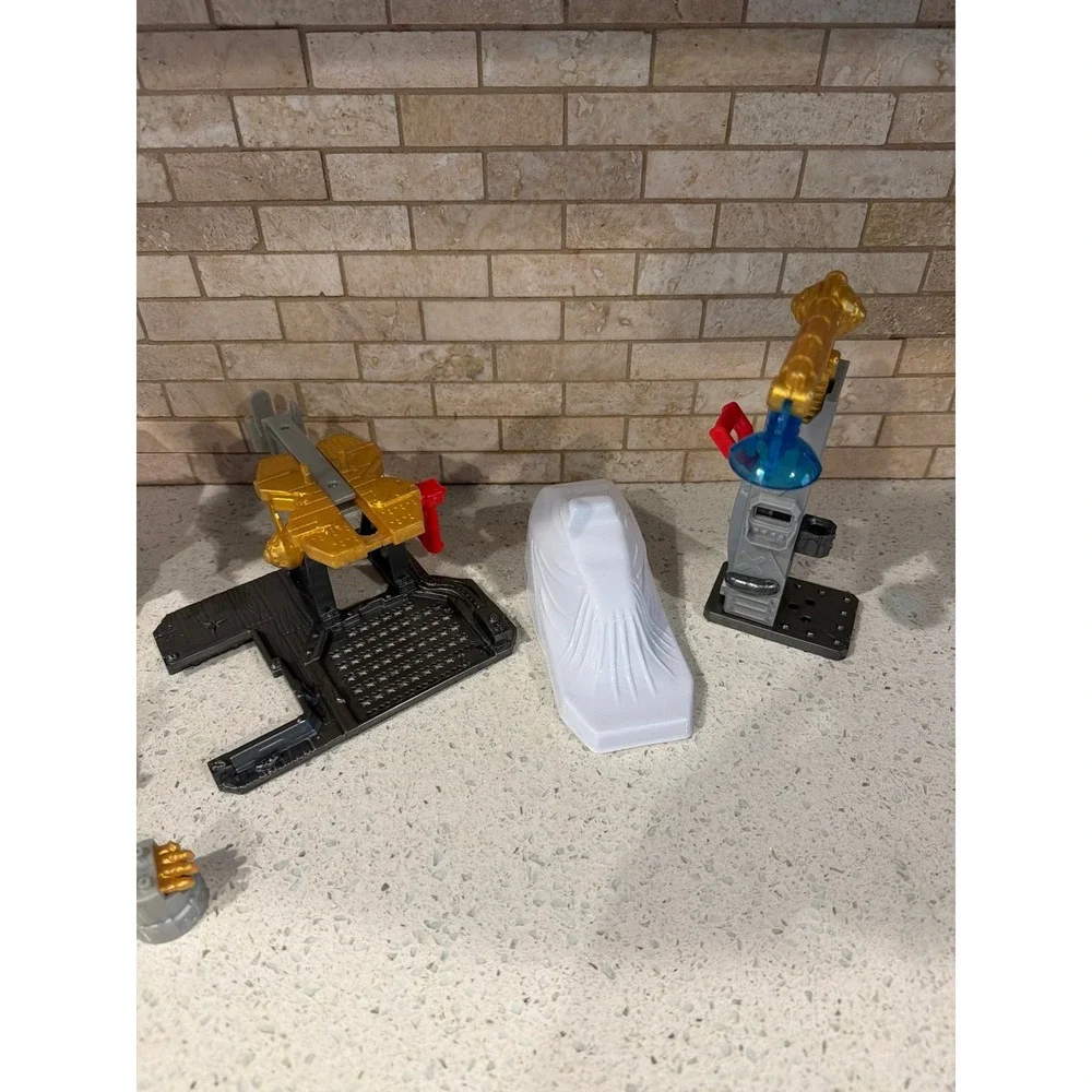 Treasure X Monster Gold Mega Monster Laboratory Set 2020. For Parts/ As Is.